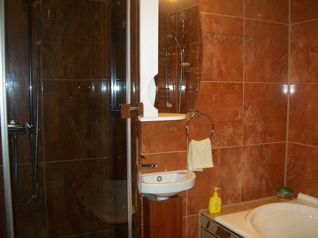 Athome Суми Екстериор снимка